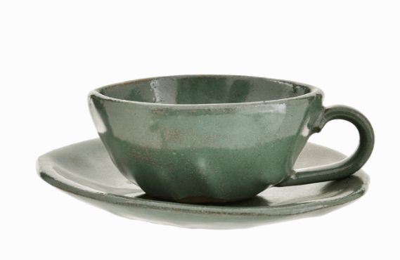 4  Xícaras de café ou 1 prato grande + 1 prato médio (Cerâmica)